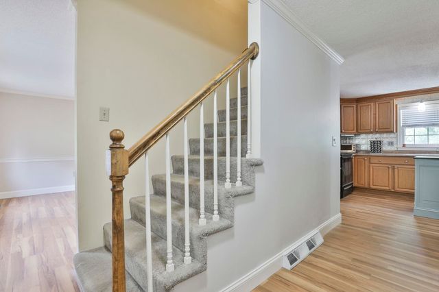 4 Spindlewick Drive, Nashua, NH 03062