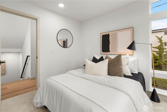 724 N 36th Street, Seattle, WA 98103