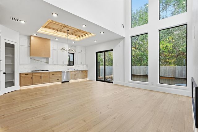 635 Rolling Oaks, Stafford, TX 77477