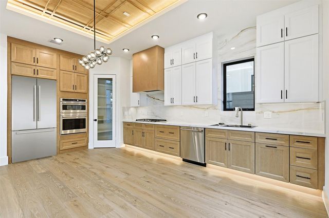 635 Rolling Oaks, Stafford, TX 77477