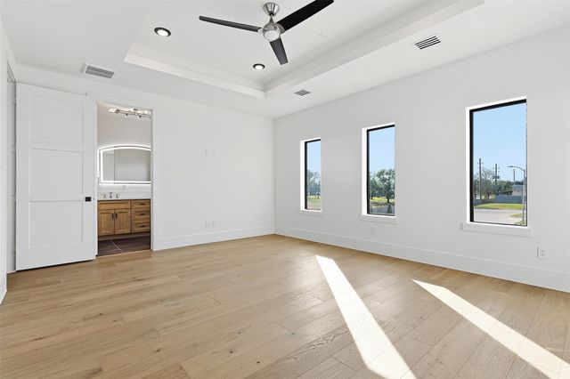 635 Rolling Oaks, Stafford, TX 77477