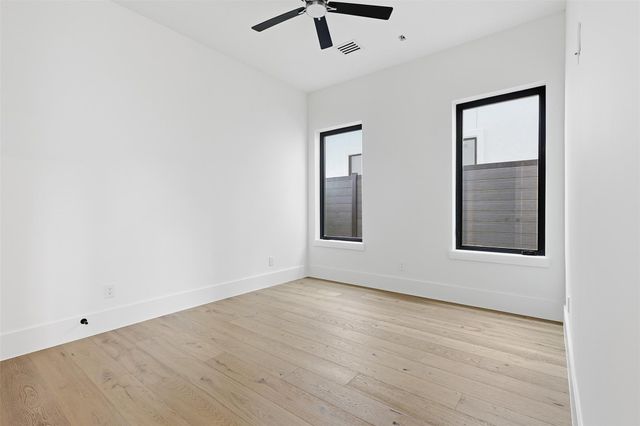 635 Rolling Oaks, Stafford, TX 77477