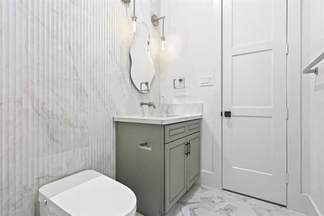 635 Rolling Oaks, Stafford, TX 77477