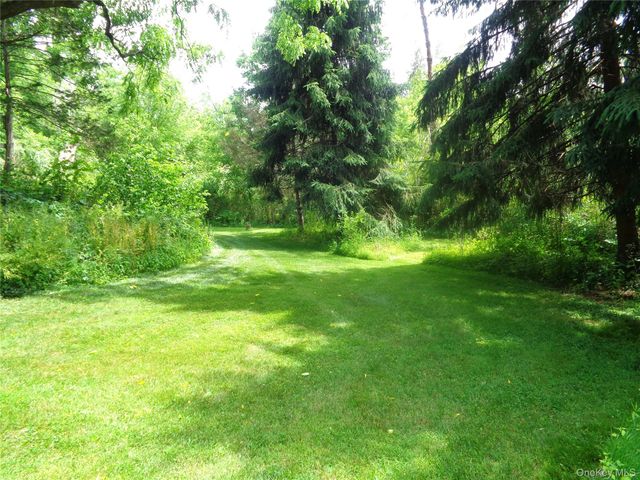 7 Holm Run, Pawling, NY 12564