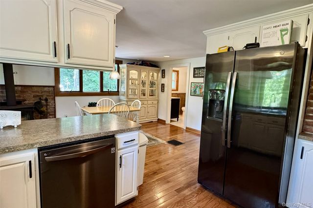 7 Holm Run, Pawling, NY 12564
