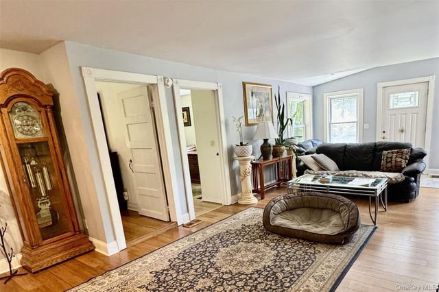 7 Holm Run, Pawling, NY 12564