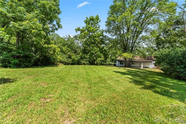 2448 Sutton Road, Yellow Springs Vlg, OH 45387