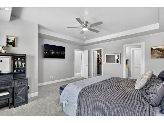 19135 VILLAGE Blvd, Sandy, OR 97055