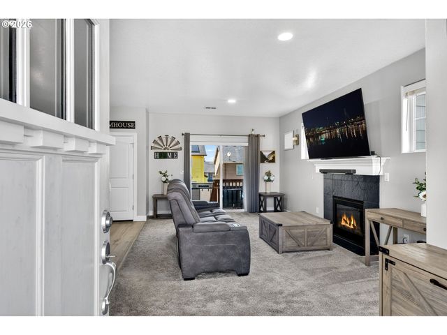 19135 VILLAGE Blvd, Sandy, OR 97055