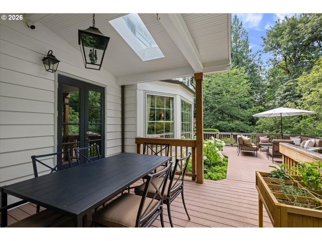 2700 Sw ENGLISH Ln, Portland, OR 97201