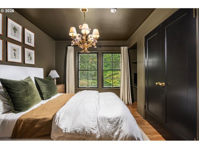 2700 Sw ENGLISH Ln, Portland, OR 97201