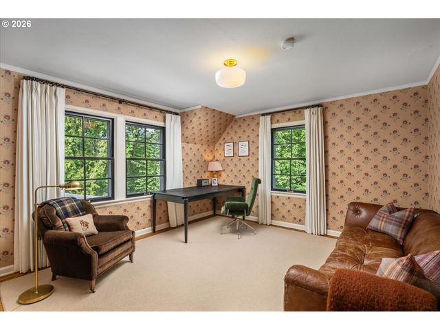 2700 Sw ENGLISH Ln, Portland, OR 97201