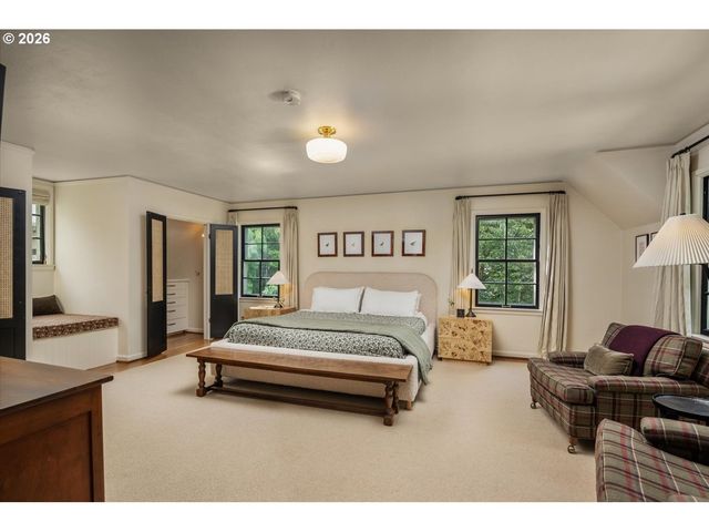 2700 Sw ENGLISH Ln, Portland, OR 97201