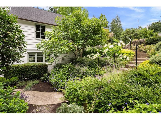 2700 Sw ENGLISH Ln, Portland, OR 97201