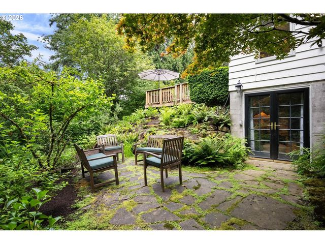 2700 Sw ENGLISH Ln, Portland, OR 97201