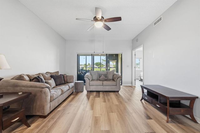 6901 SE Constitution Boulevard 102, Hobe Sound, FL 33455