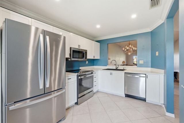 6901 SE Constitution Boulevard 102, Hobe Sound, FL 33455