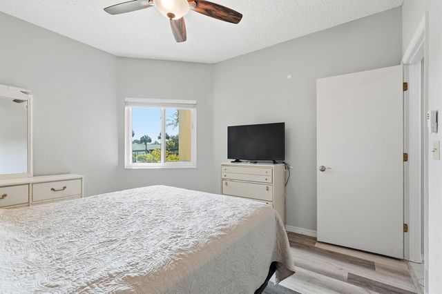6901 SE Constitution Boulevard 102, Hobe Sound, FL 33455