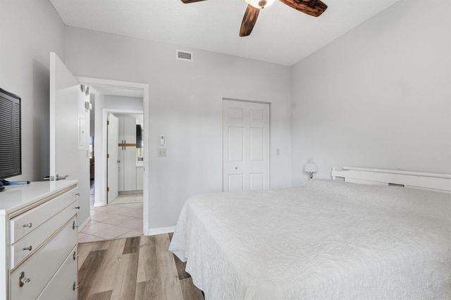 6901 SE Constitution Boulevard 102, Hobe Sound, FL 33455