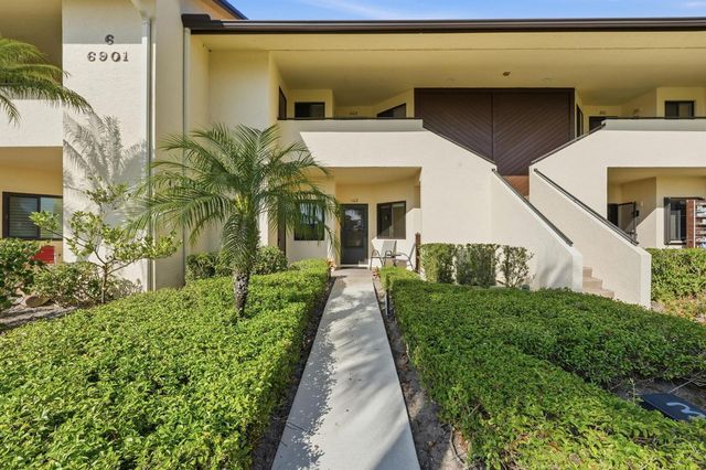 6901 SE Constitution Boulevard 102, Hobe Sound, FL 33455