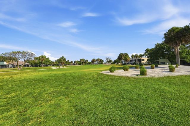 6901 SE Constitution Boulevard 102, Hobe Sound, FL 33455