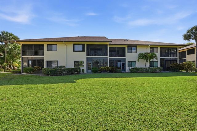 6901 SE Constitution Boulevard 102, Hobe Sound, FL 33455