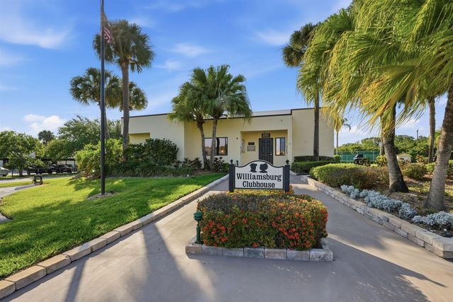 6901 SE Constitution Boulevard 102, Hobe Sound, FL 33455
