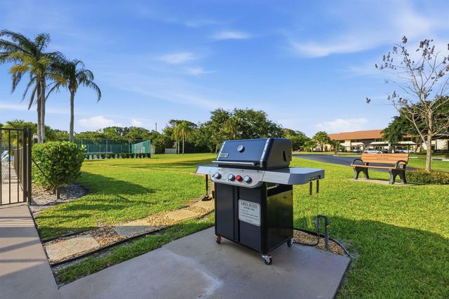 6901 SE Constitution Boulevard 102, Hobe Sound, FL 33455