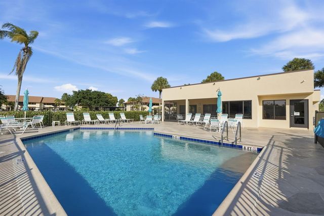 6901 SE Constitution Boulevard 102, Hobe Sound, FL 33455