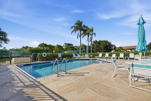 6901 SE Constitution Boulevard 102, Hobe Sound, FL 33455