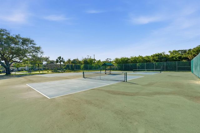 6901 SE Constitution Boulevard 102, Hobe Sound, FL 33455