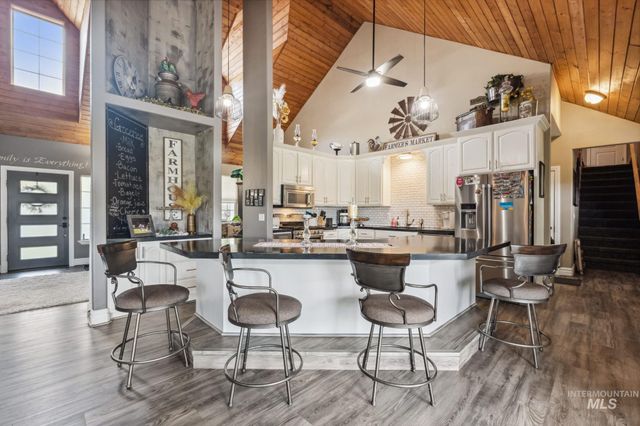 636 E Elaine, Inkom, ID 83245