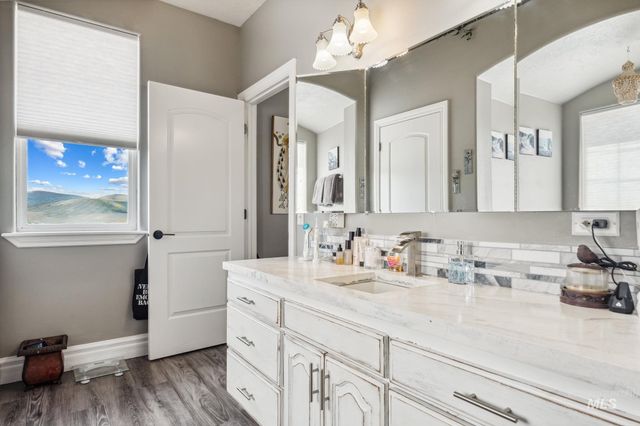 636 E Elaine, Inkom, ID 83245