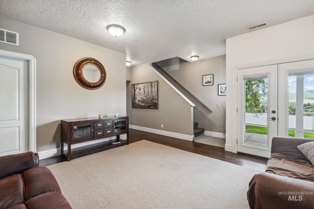 636 E Elaine, Inkom, ID 83245