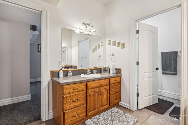 636 E Elaine, Inkom, ID 83245
