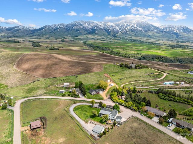 636 E Elaine, Inkom, ID 83245