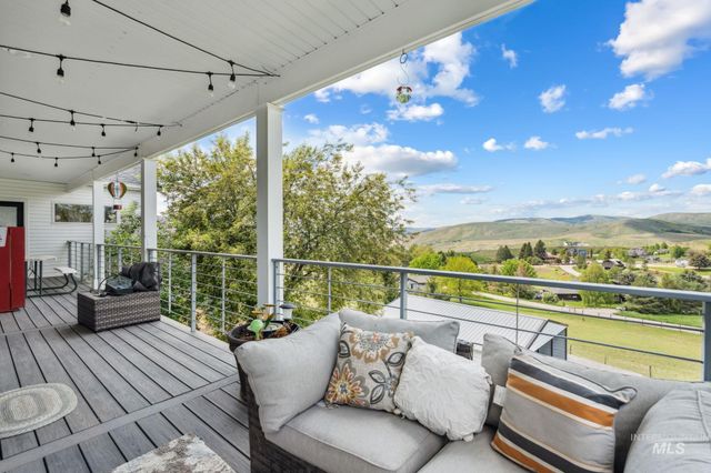 636 E Elaine, Inkom, ID 83245