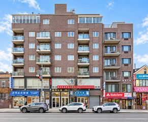 4142 College Point Boulevard 7B, Flushing, NY 11355
