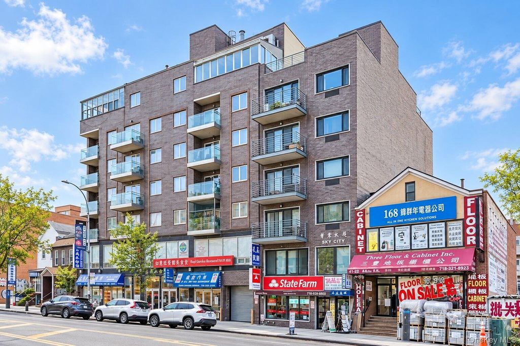 4142 College Point Boulevard 7B, Flushing, NY 11355 — photo 2