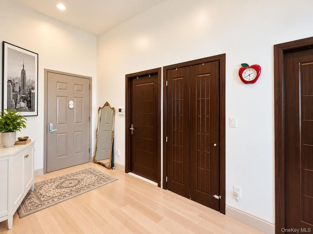 4142 College Point Boulevard 7B, Flushing, NY 11355 — photo 5