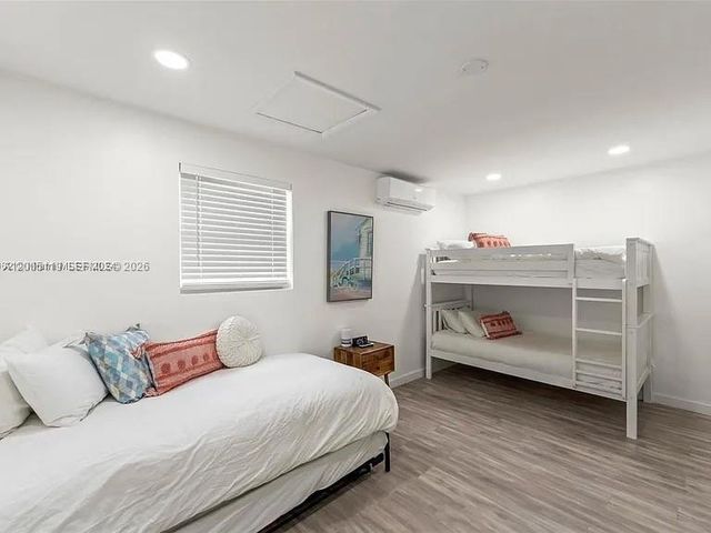 2219 N 35th Ave, Hollywood, FL 33021