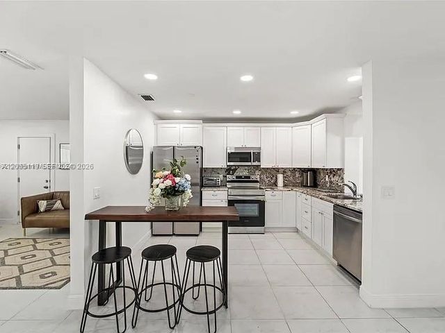 2219 N 35th Ave, Hollywood, FL 33021