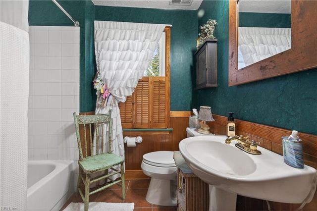 2413 Forge RD, Toano, VA 23168