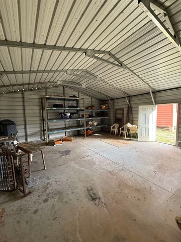 177 Rubin Thorne Road, Campobello, SC 29322