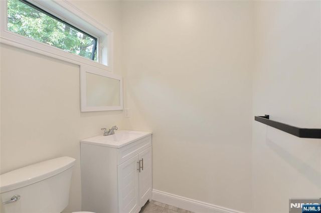 6-10 River Road, Fair Lawn, NJ 07410