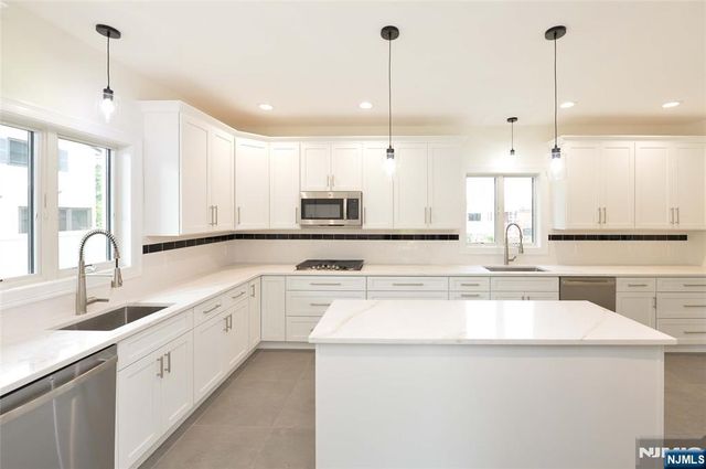 6-10 River Road, Fair Lawn, NJ 07410