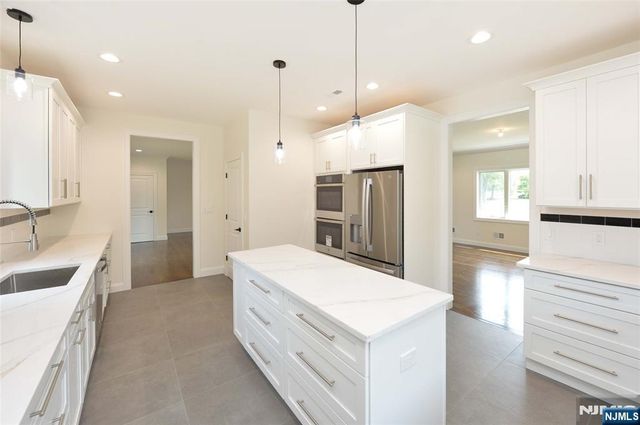6-10 River Road, Fair Lawn, NJ 07410