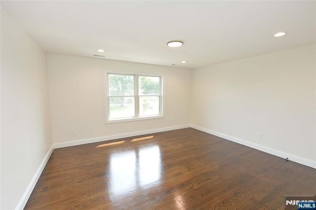 6-10 River Road, Fair Lawn, NJ 07410