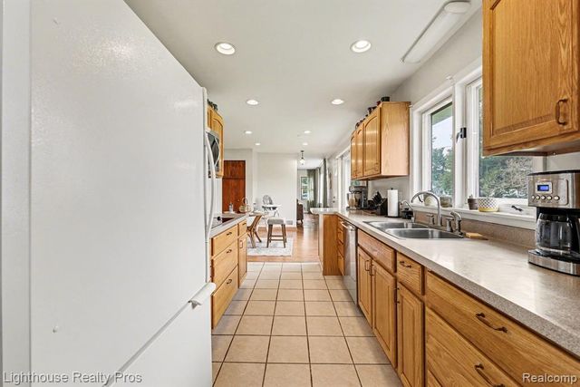 6405 King Road, Spring Arbor, MI 49283