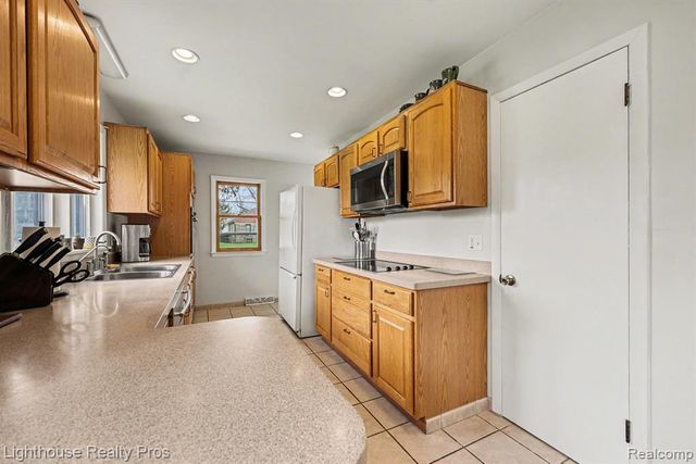 6405 King Road, Spring Arbor, MI 49283